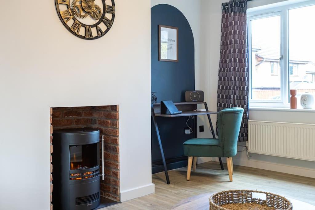 Railway House - Central Warrington - Sleeps 6 Exteriér fotografie