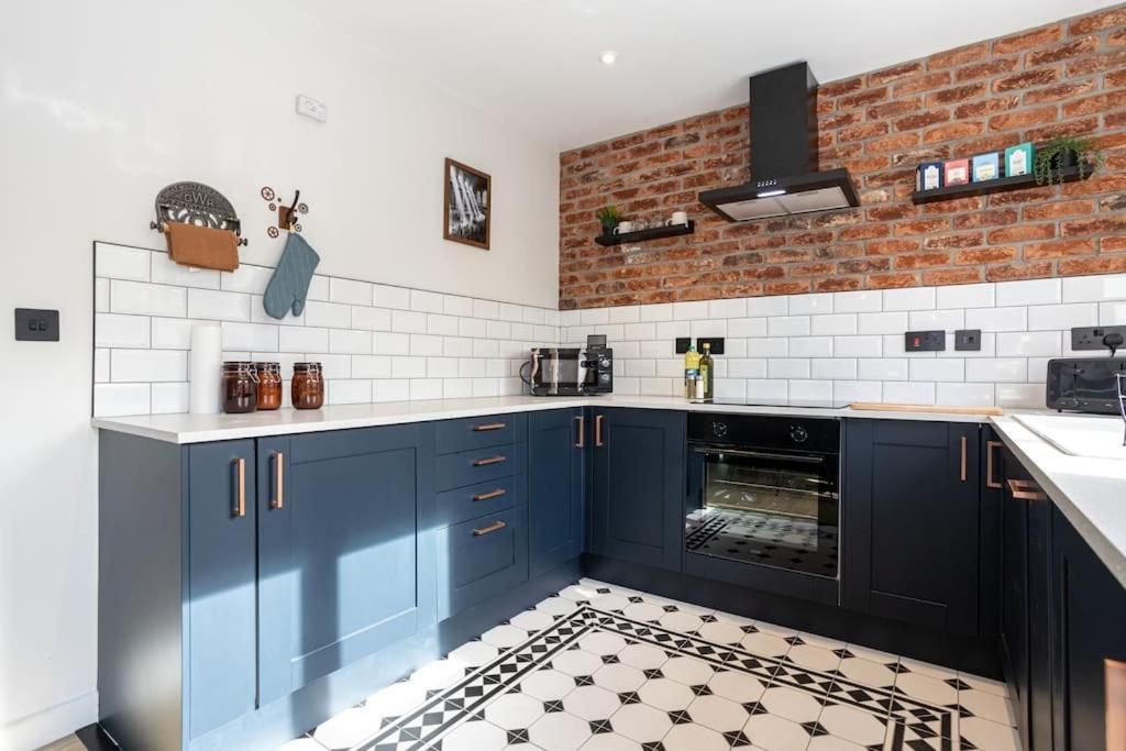 Railway House - Central Warrington - Sleeps 6 Exteriér fotografie